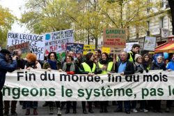 Marche pour le climat, à Paris, samedi 8 décembre 2018. Source: PIROSCHKA VAN DE WOUW / REUTERS)